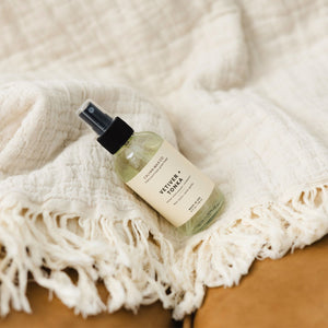 Vetiver + Tonka Non - Toxic Room Spray - Calyan Wax Co.